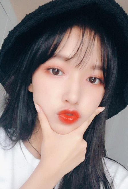 盘点女明星嘟嘴卖萌照:杨超越,程潇的嘟嘴照,都被她的可爱秒杀