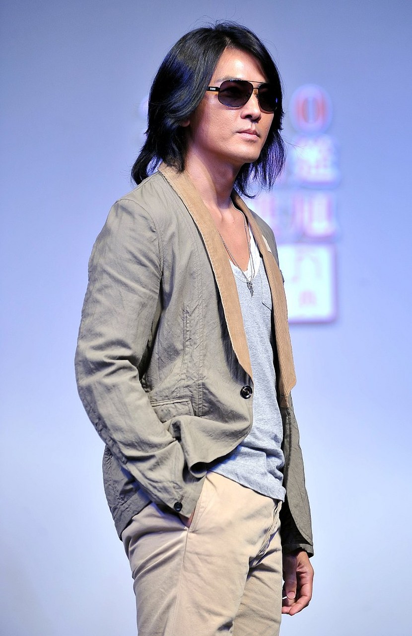 时光荏苒,但对于55岁的郑伊健而言,依旧散发着活力和惊喜.