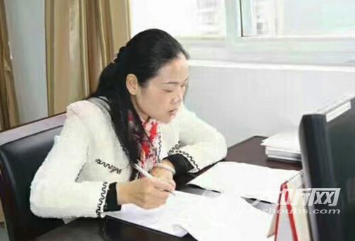 余芬同志先进事迹――好人余芬工作中的"余阿姨"