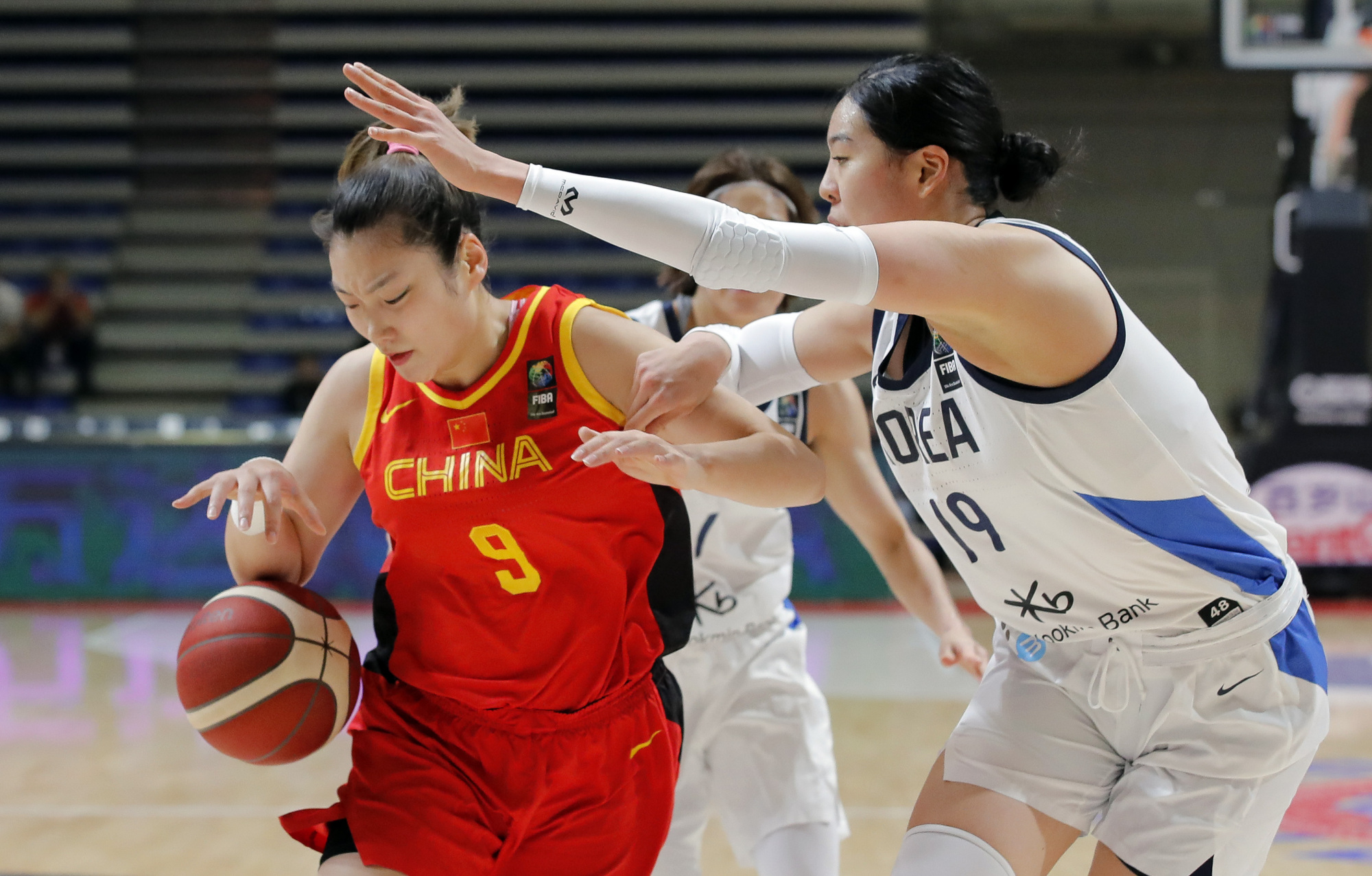中国女篮快意复仇韩国 奥运资格赛三连胜收官
