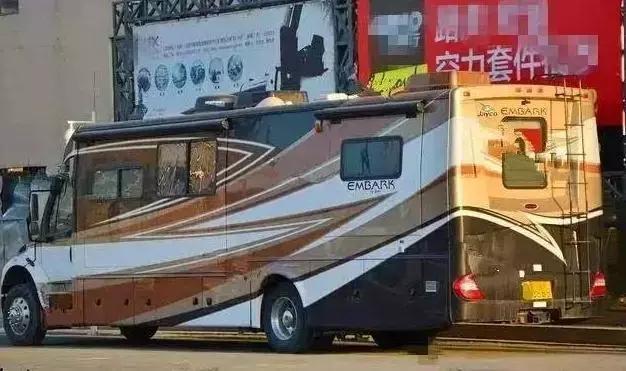 加一次油6000起!成龙顶级房车亮相,堪比移动行宫!