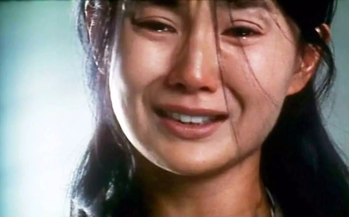 54岁张曼玉为与家人同住,搬出豪宅?口罩遮面略显憔悴!