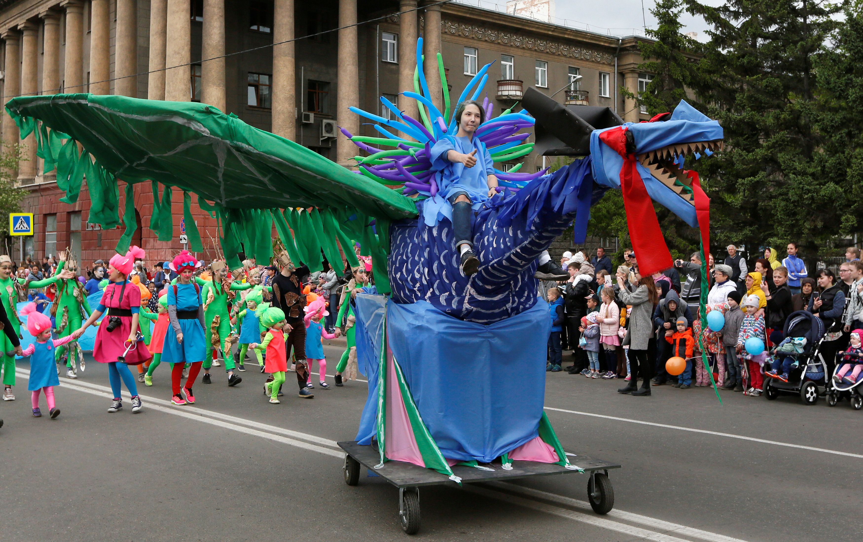 俄罗斯:欢度儿童节(4)