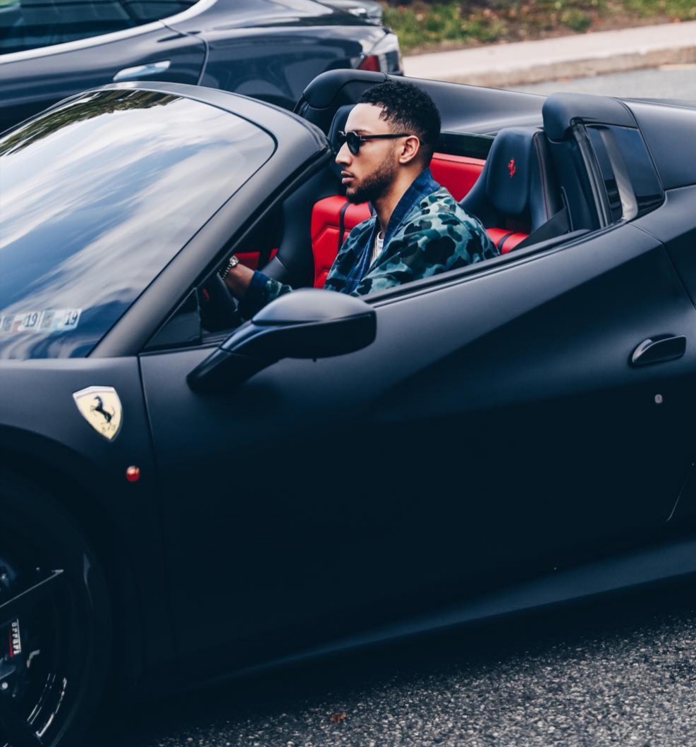 本西蒙斯日常着装!西帝潮男风格亮眼!喜欢了?