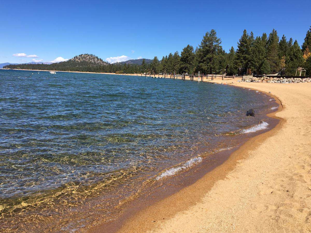 这湖能见度高达24米,湖水可以直接喝,是世界上最干净的湖!