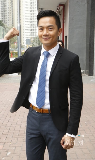 胡诺言拍广告为了穿西装狂做百几下掌上压