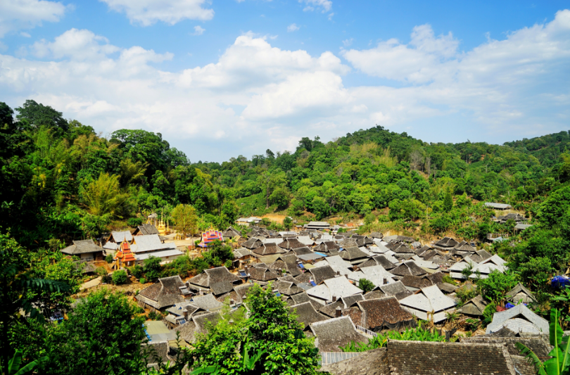 糯干古寨位于云南省普洱市澜沧县惠民乡景迈村,坐落在中国最美茶山