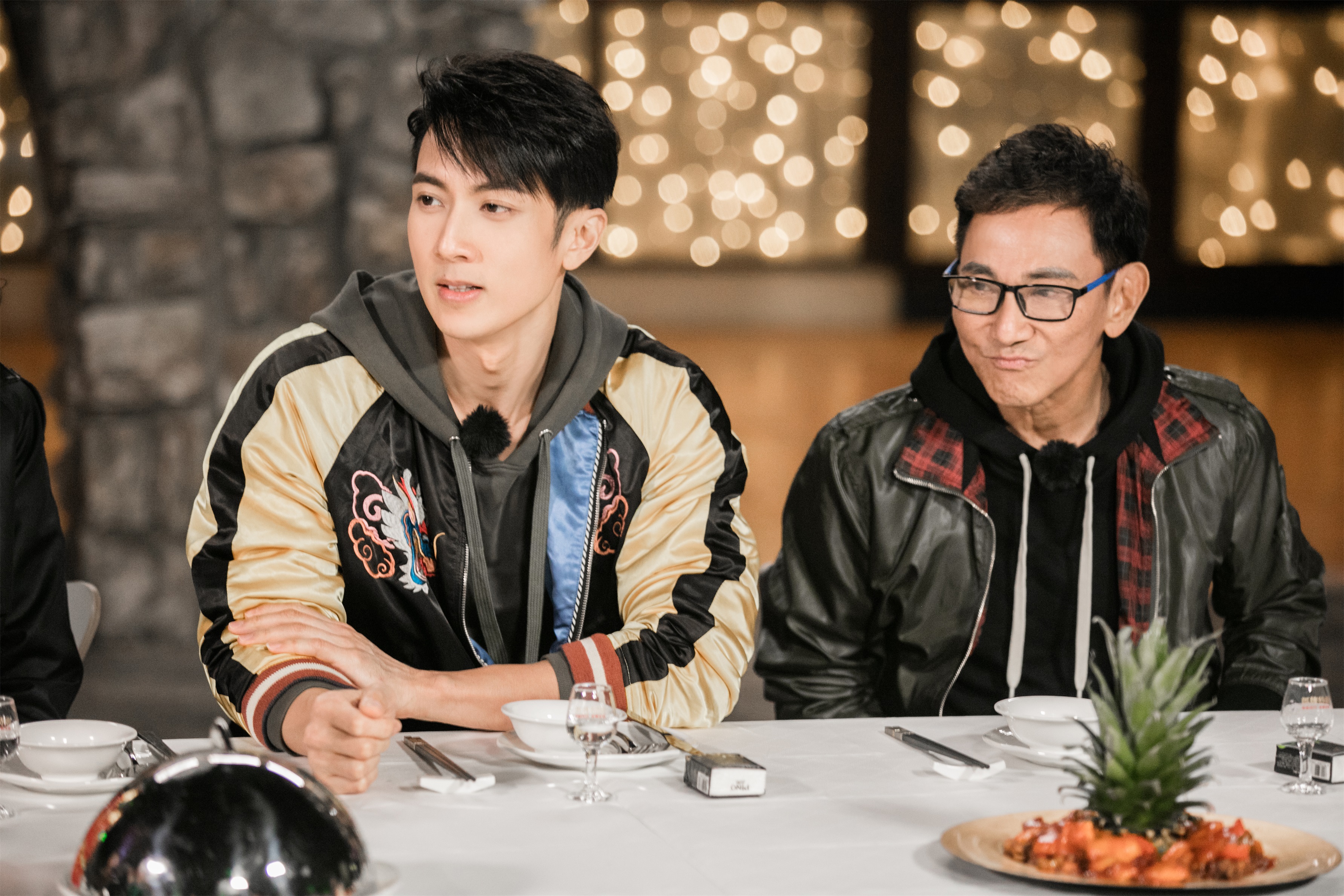 《最美的时光》向佐获赞"暖心大男孩"郭碧婷爸爸"皮一下"