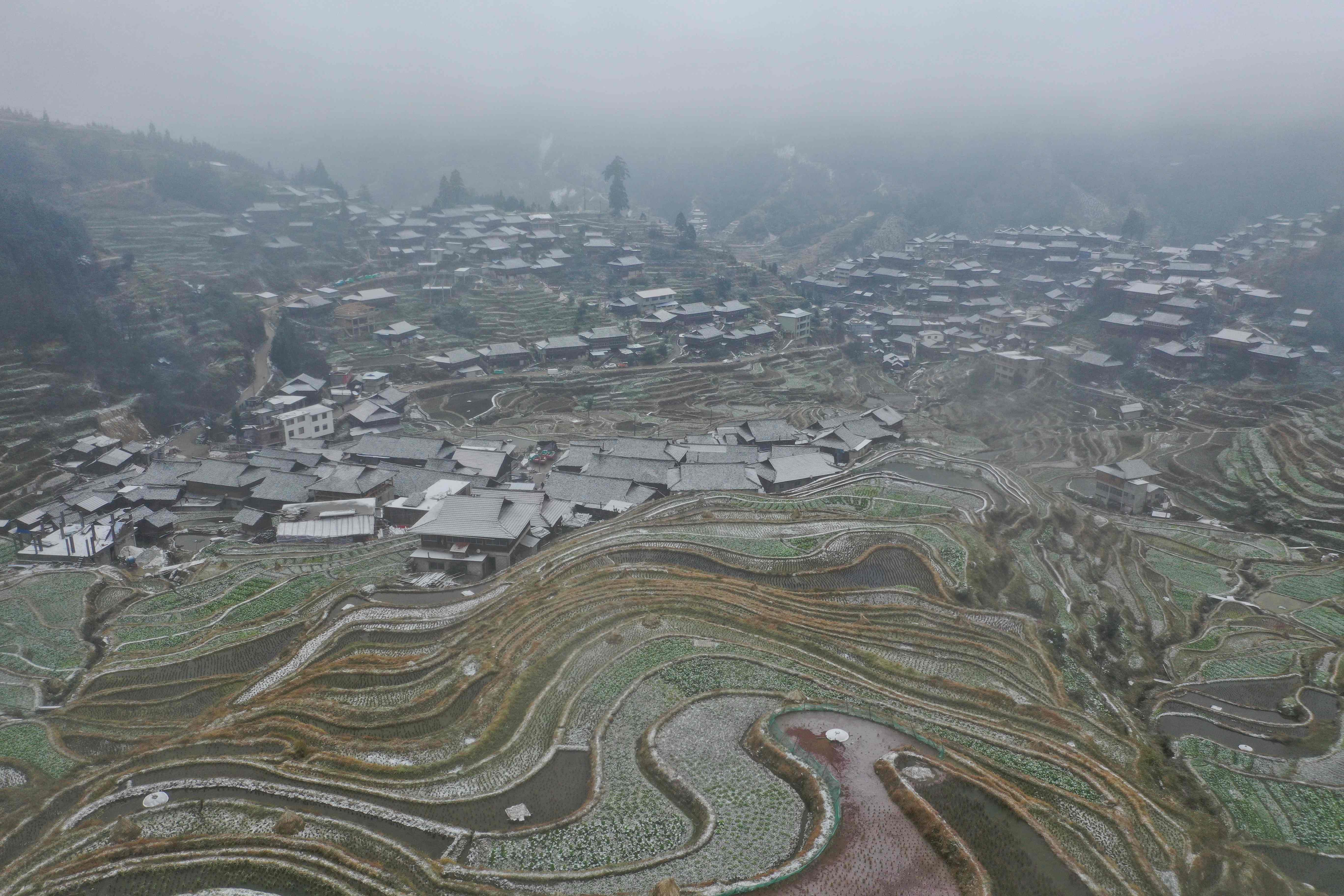 银装素裹大苗山