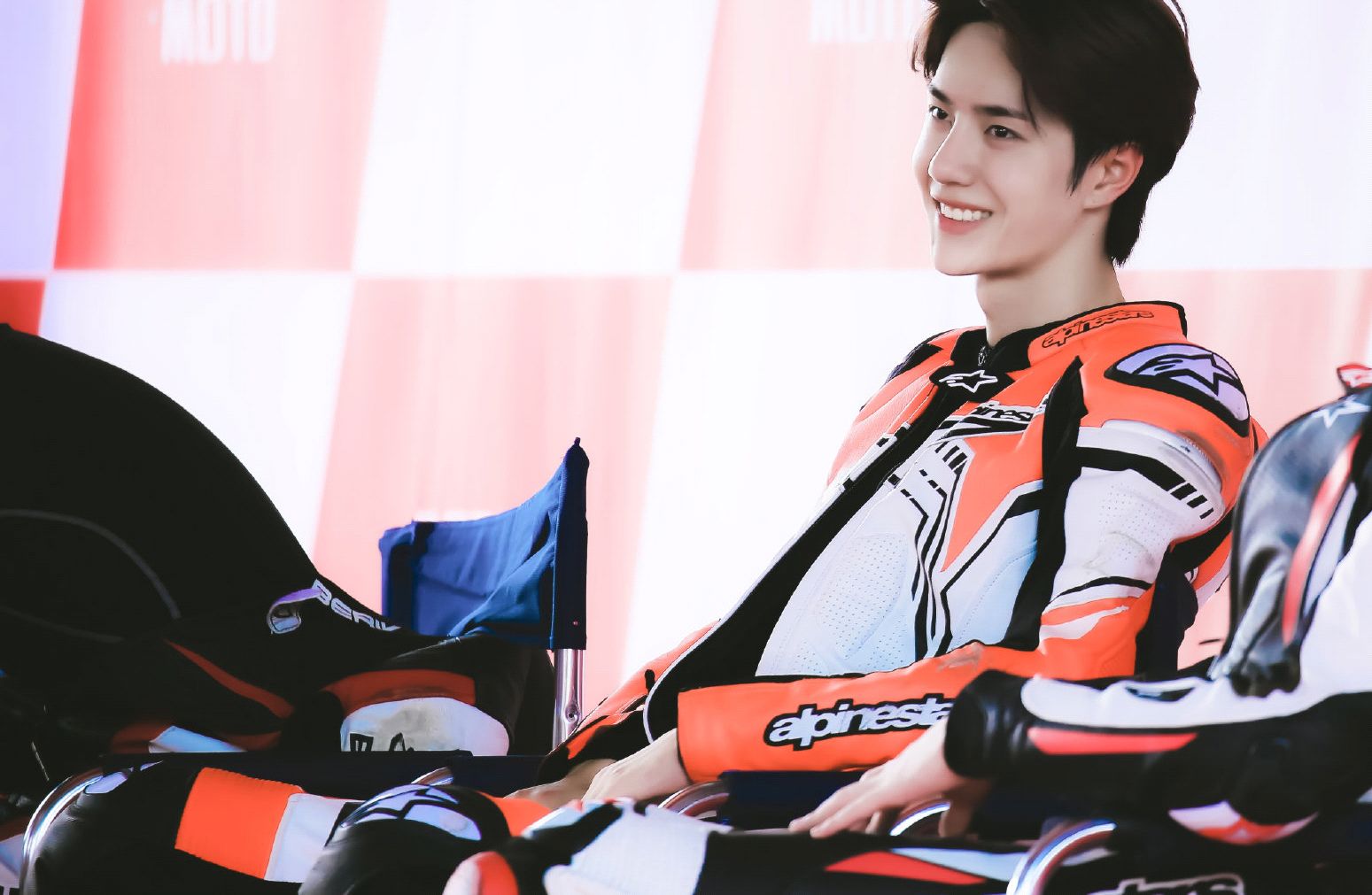 阿飞外传:扔皮衣的人,为你千千万万遍