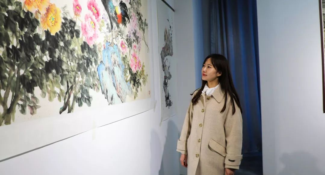 开课啦!中国知名家庭教育专家林青贤在东胜开讲,吸引近600人参加!