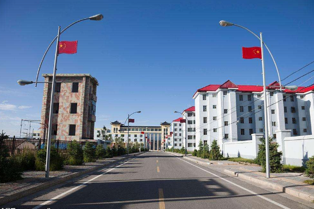 这就是西海镇,又称原子城,位于青海省海北藏族自治州海晏县,自治州