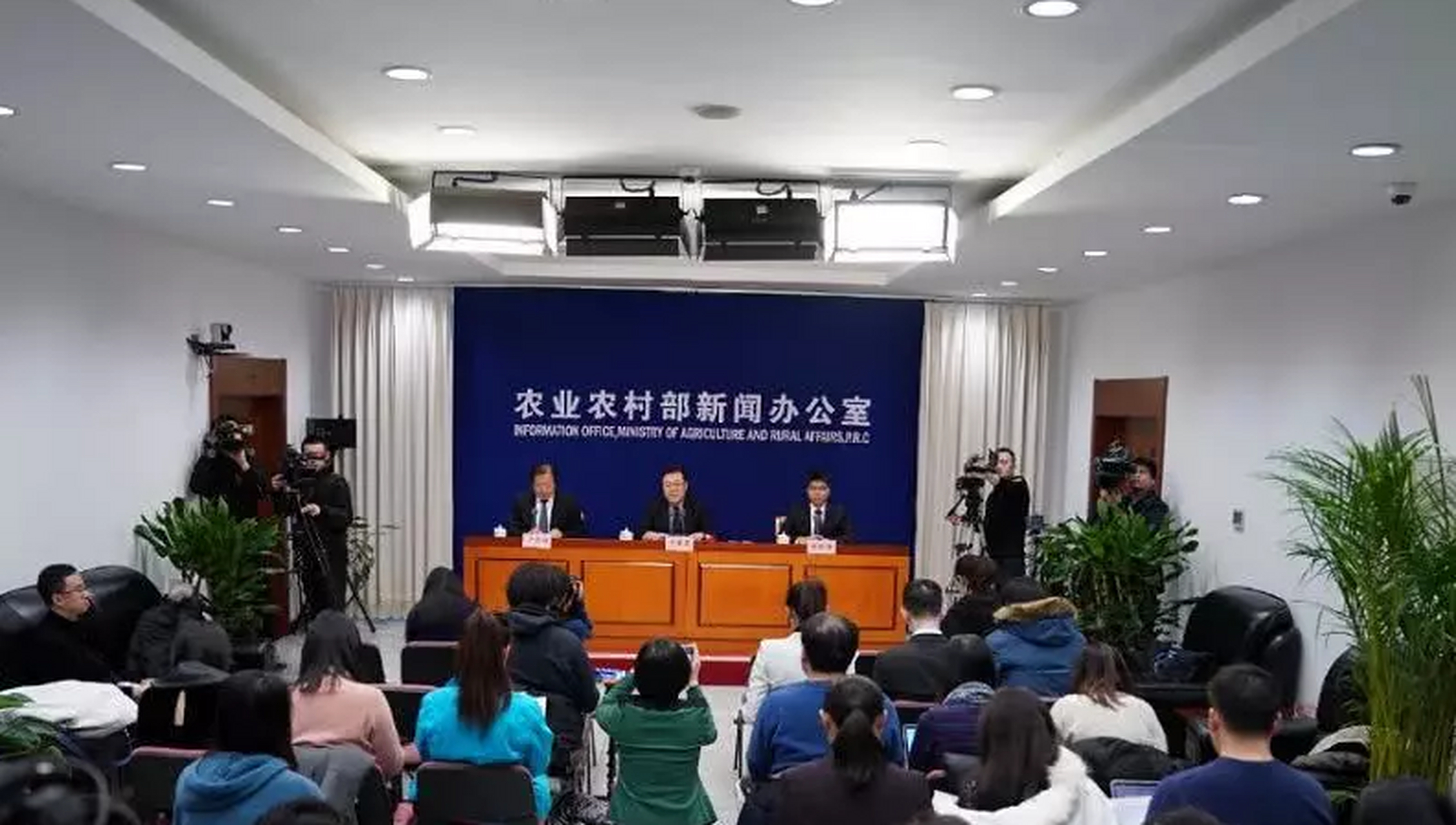 片久久不卡免费资源全新上线，海量高清影片随心观看，无需注册极速播放，今日更新爆款好剧等你来看。