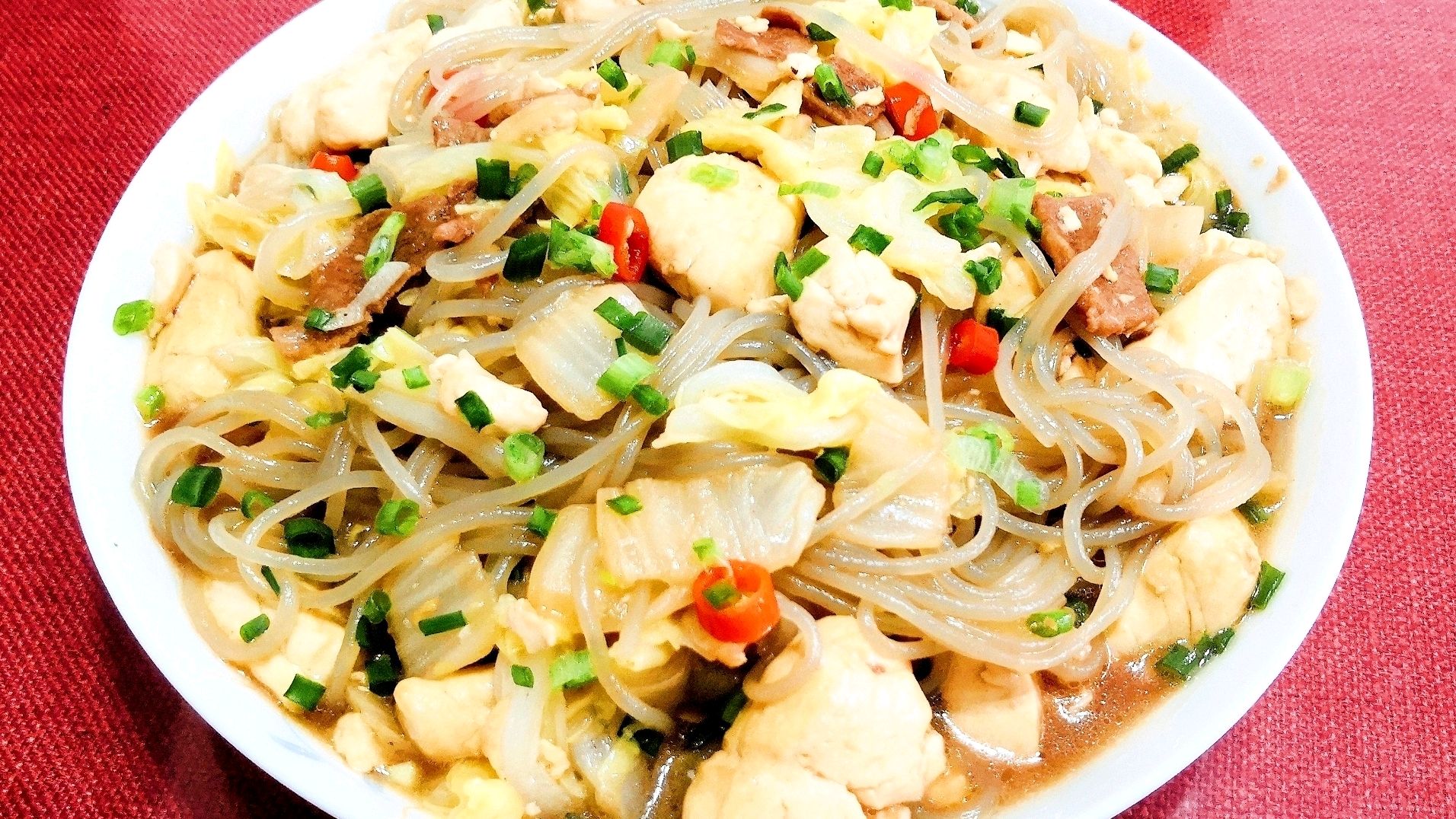 这才是猪肉白菜炖粉条最好吃的做法,再加点豆腐,好吃又下饭
