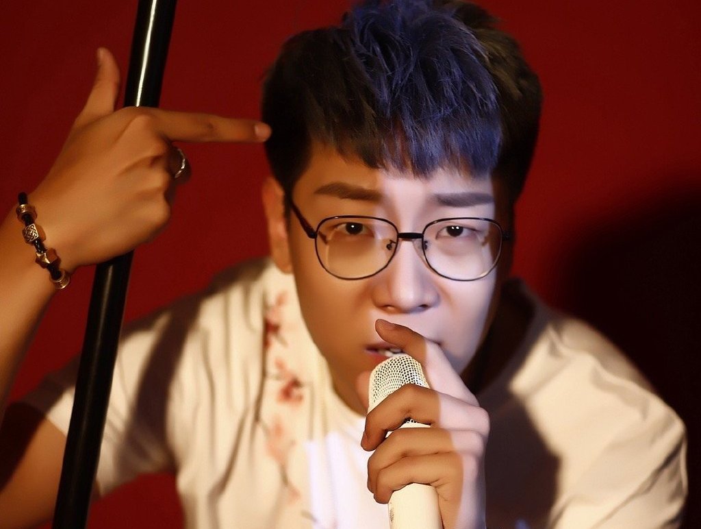 德云社侯鹤廉突然宣布退出德云社,并非是为钱,而是为了一口气!