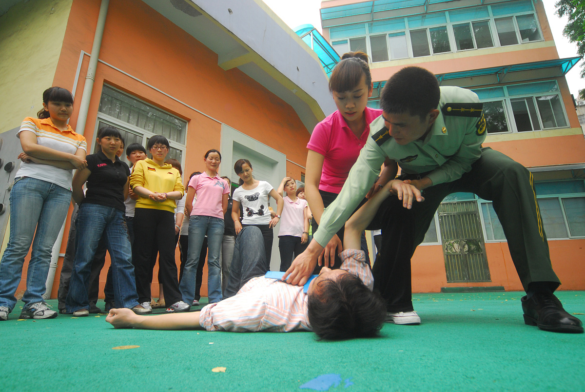 最近,一则关于女童体育课短跑猝死的新闻引起了广泛关注