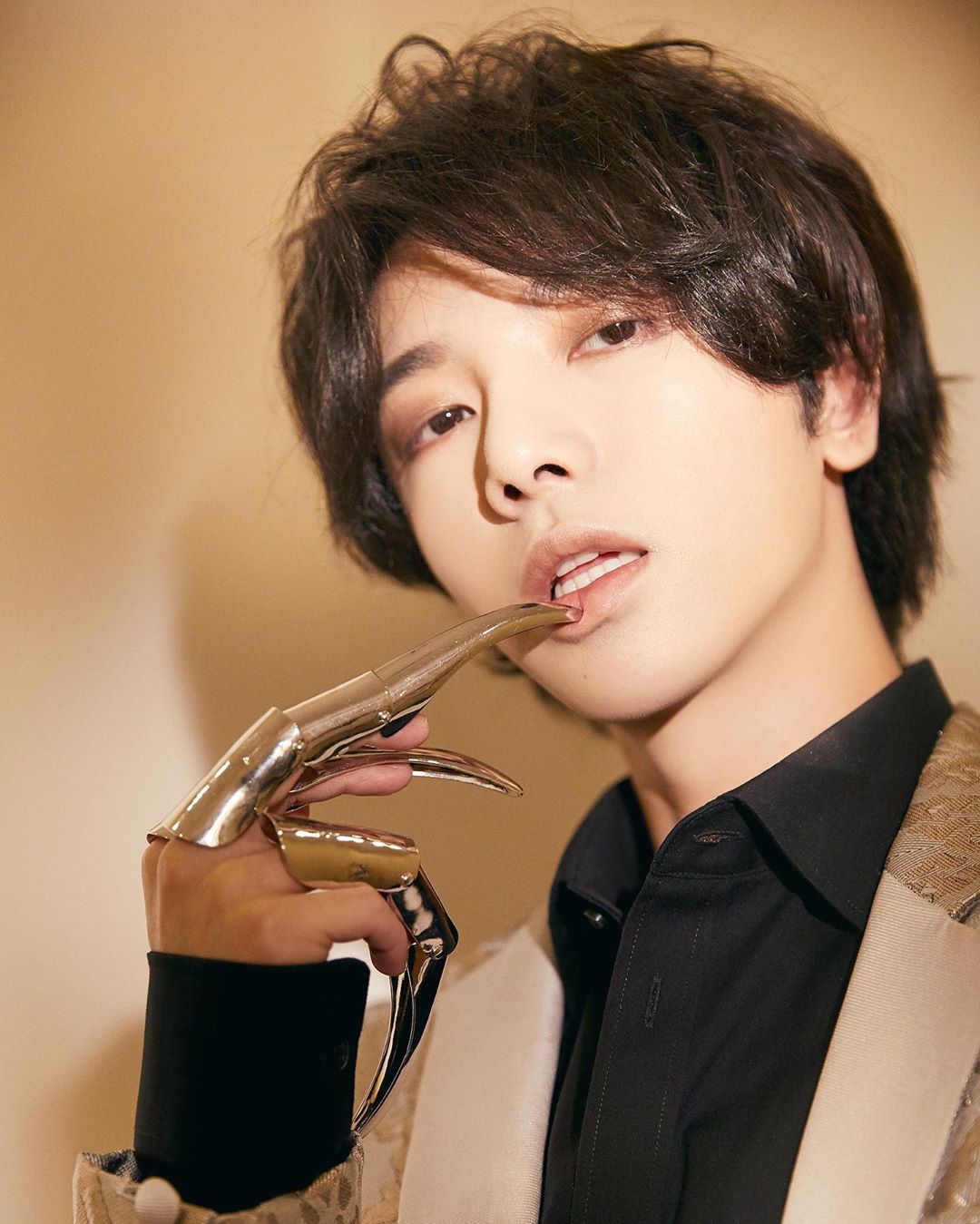 百变立风哥哥,没有华晨宇驾驭不了的风格,真是个时尚哥哥!