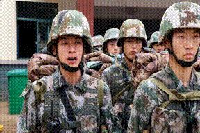 「热点」新兵的第一次拉练来了!这波动图我给100分