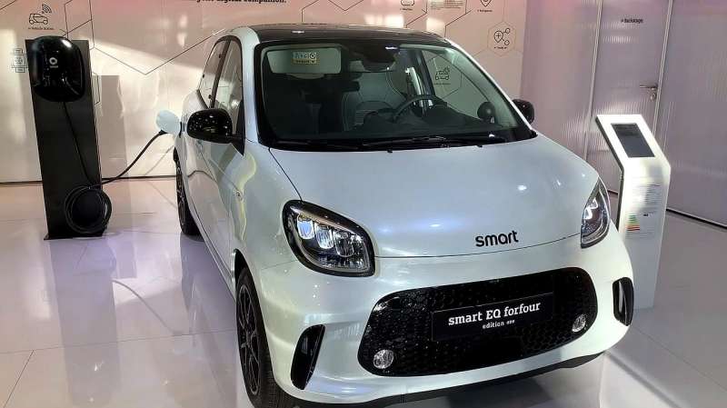 实拍奔驰Smart电动版，内饰可爱，感觉如何？,汽车,玩车,好看视频