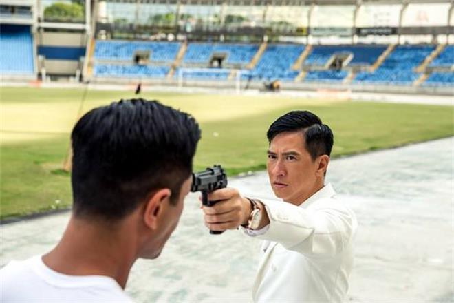 之后张家辉在警察这个职位上一干就是4年.