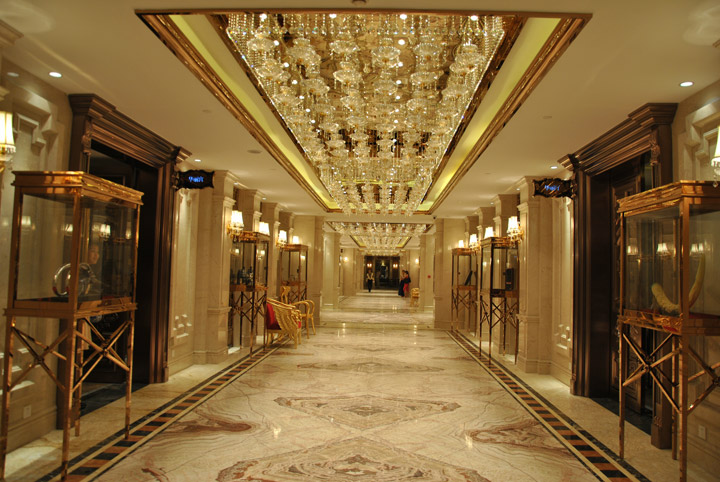 包厢整体装潢奢华大气