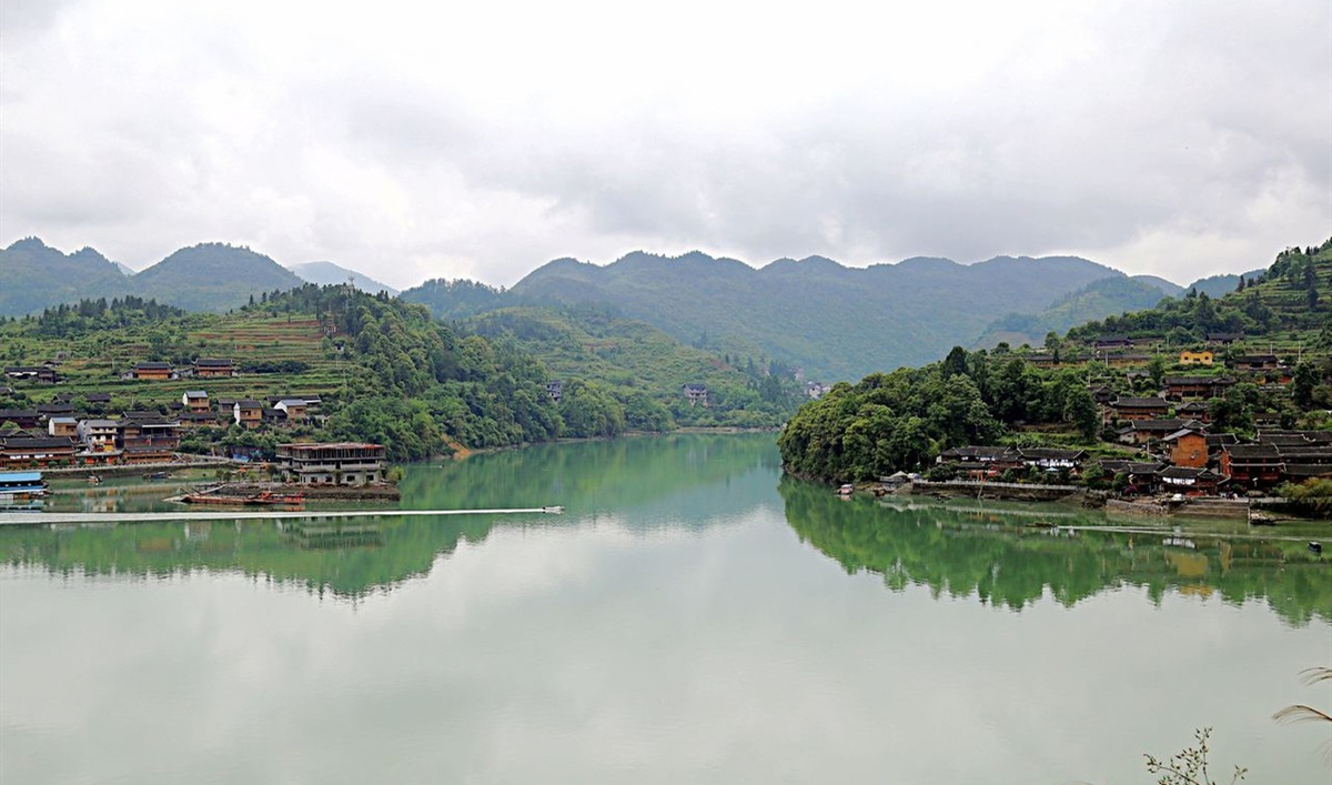 重庆的这个小众景区,被称作是中国最美土家山寨,景美人少消费低