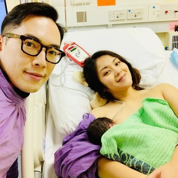 现年38岁的前tvb艺人何基佑,早前宣布太太钟凯莹已经怀孕的喜讯,转眼