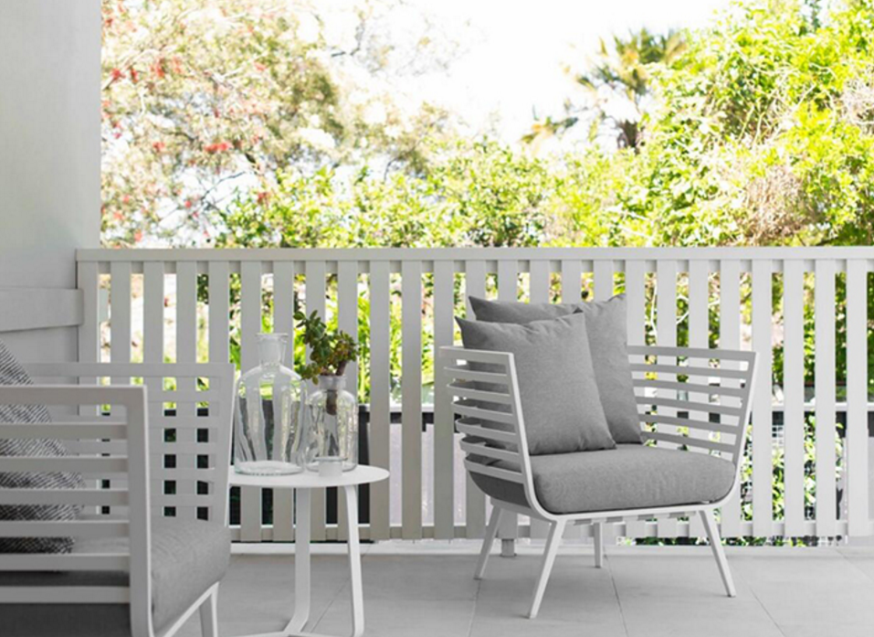 家居:素色的别墅私家花园也挺美!现代简约,惬意舒适