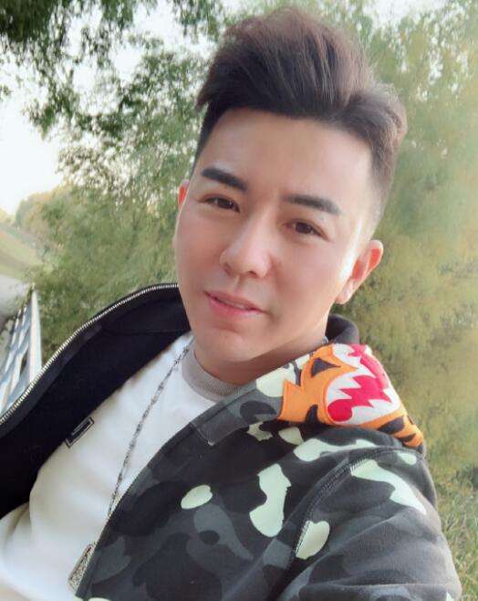 舞帝神豪豪刷阿哲,舞帝粉丝要求发兵阿哲,老利:不干!