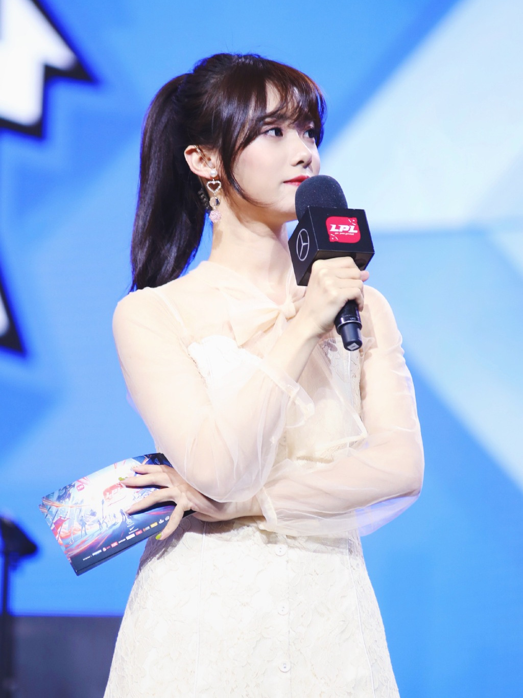 lpl女主持小钰"吊带门"事件持续发酵,官方表示将追责p图网友