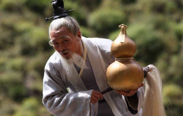 费长房遇葫芦仙,修道不成,但善驱鬼,后来竟被鬼所杀!