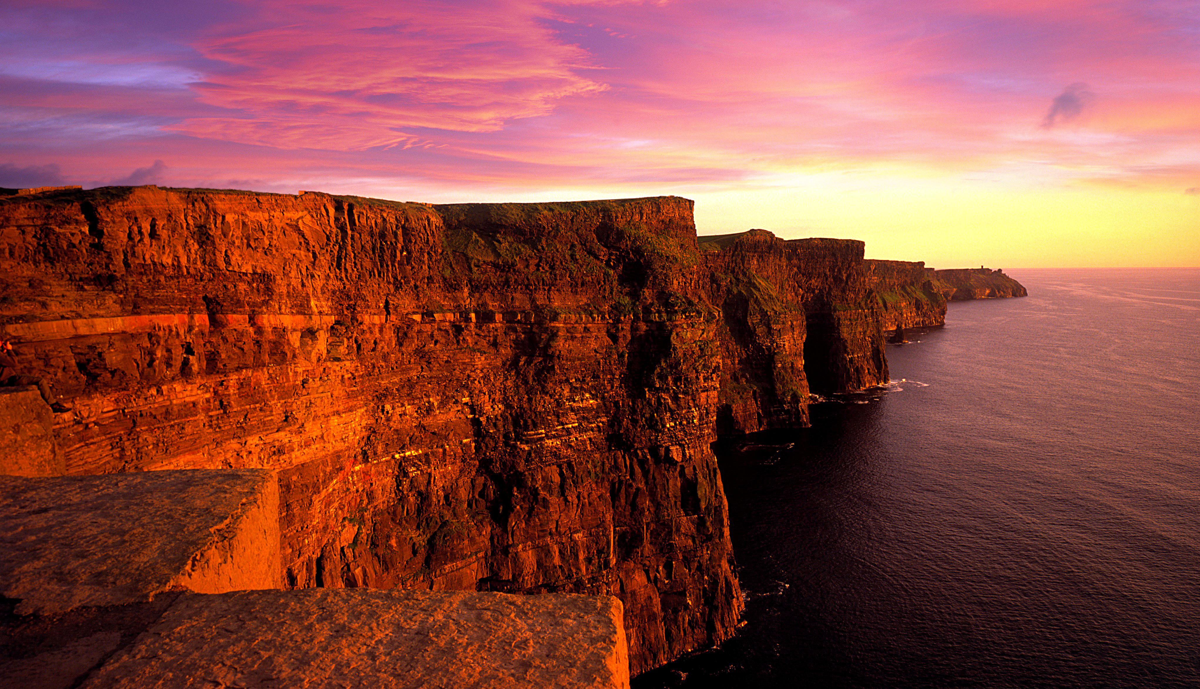 爱尔兰克莱尔郡莫赫悬崖,是欧洲的旅游胜地之一,位于