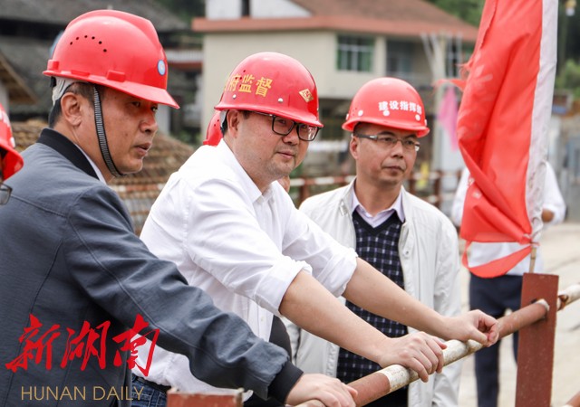 梁永泉深入交通建设重点项目一线调研指导工作