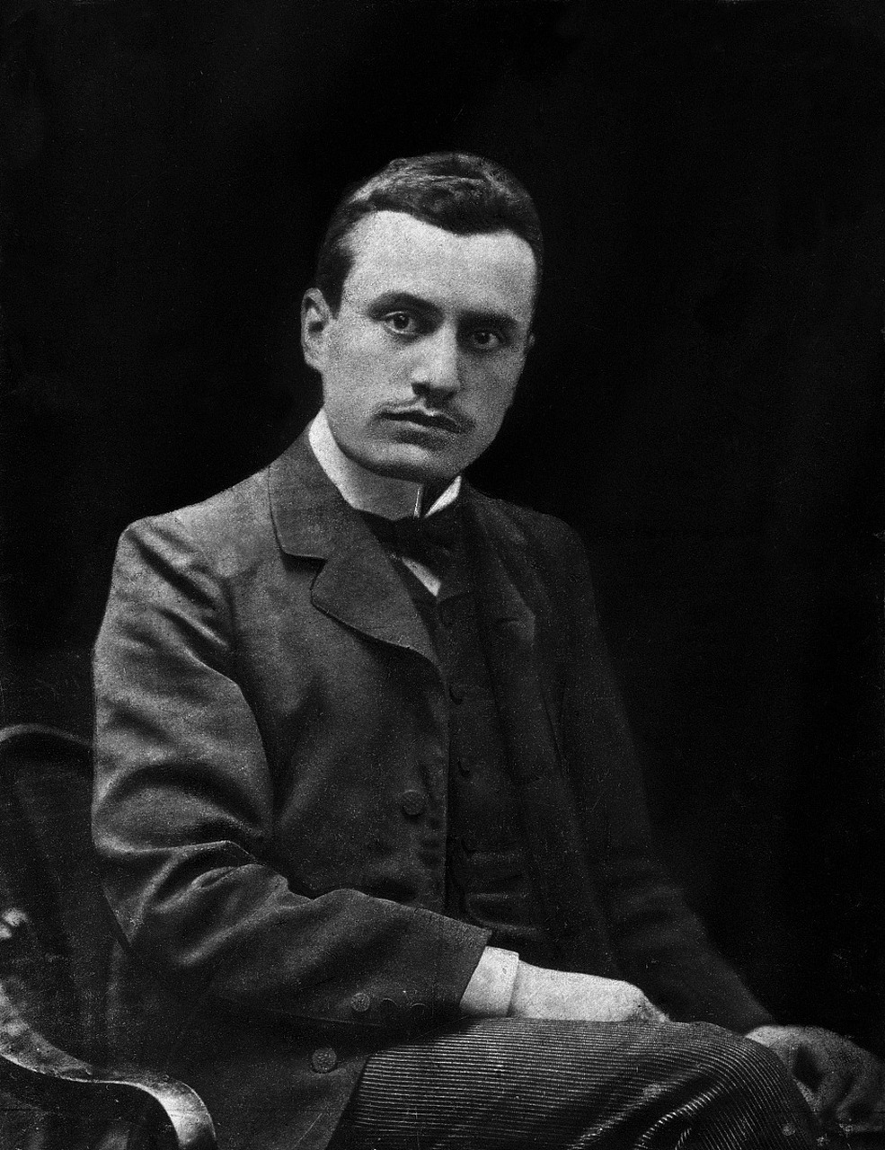 参加一战的墨索里尼为何说:"我现在处于两面夹攻的地位,一方面对付