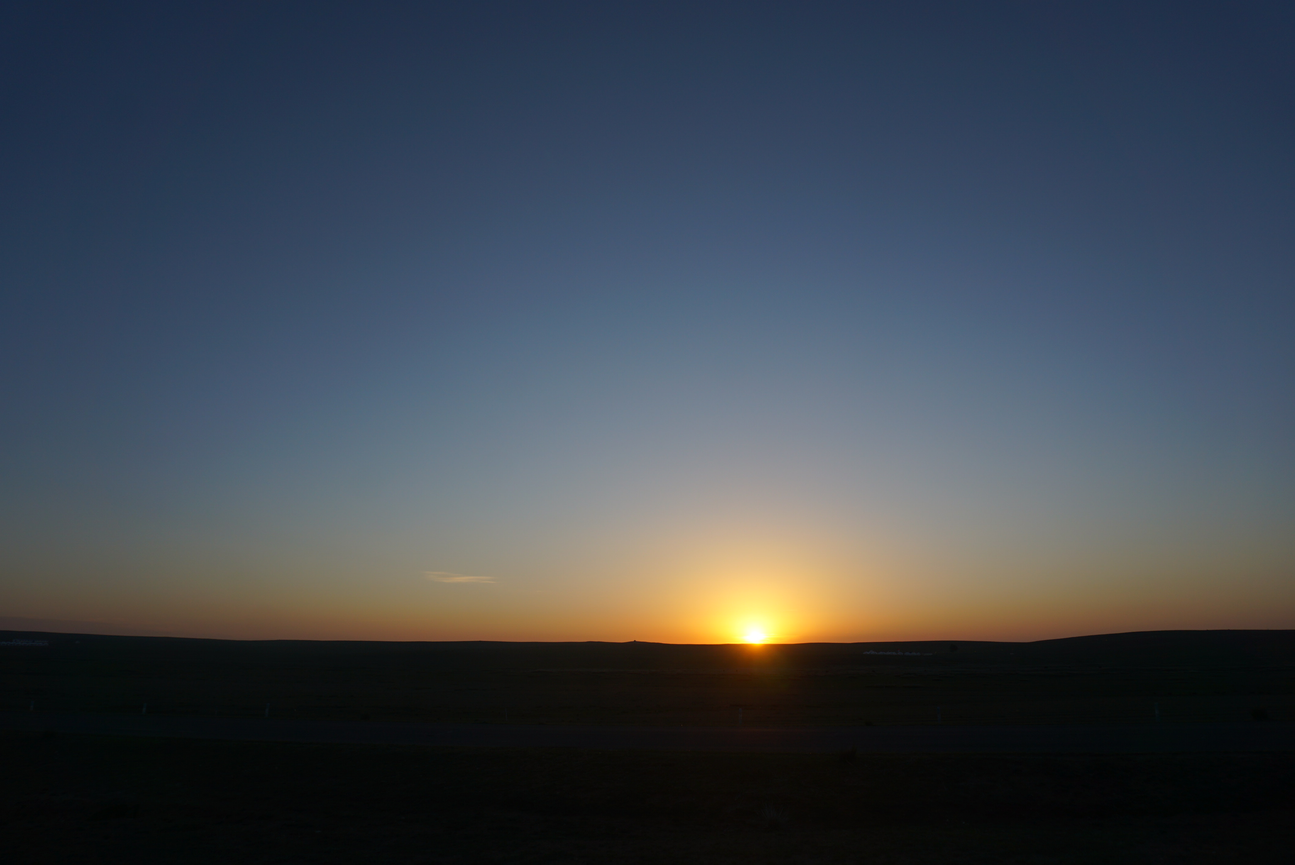 希拉穆仁草原美丽的日出