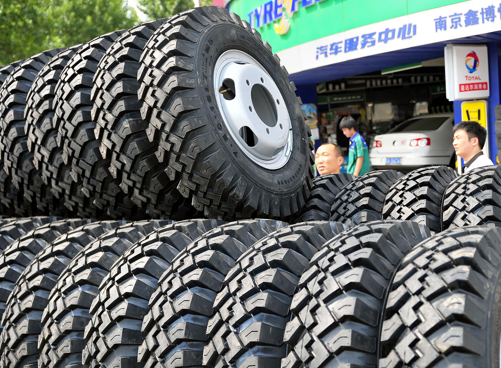 千里马轮胎质量好,抗磨损性能和湿地抓地力出色,提供稳定的驾驶体验.