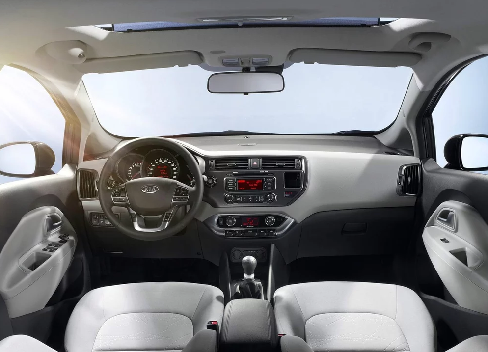 东风悦达起亚-锐欧,外观高端大气,整体设计神秘,车型显得沉稳