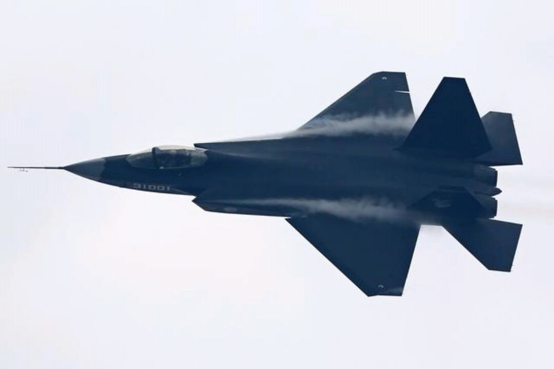 j31,想说爱你不容易