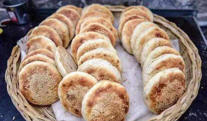 淄博美食是多种多样,好吃又独特,炸春卷还是肉馅的不同于普通的