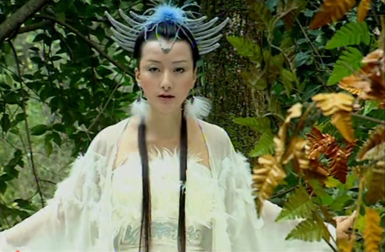 盘点精卫填海中的奇葩古装:青鸟穿羽衣,湘瑶穿披甲,素女荷叶领
