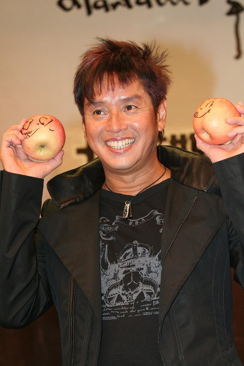 谭咏麟# #永远25岁的香港艺人谭咏麟# 加油