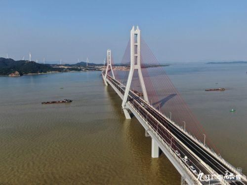 都九高速鄱阳湖二桥成为进出都昌县又一条通道