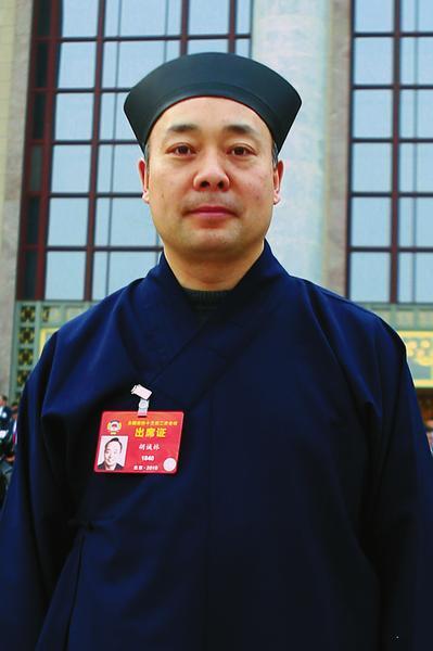 胡诚林委员:让快递穿上"绿衣"