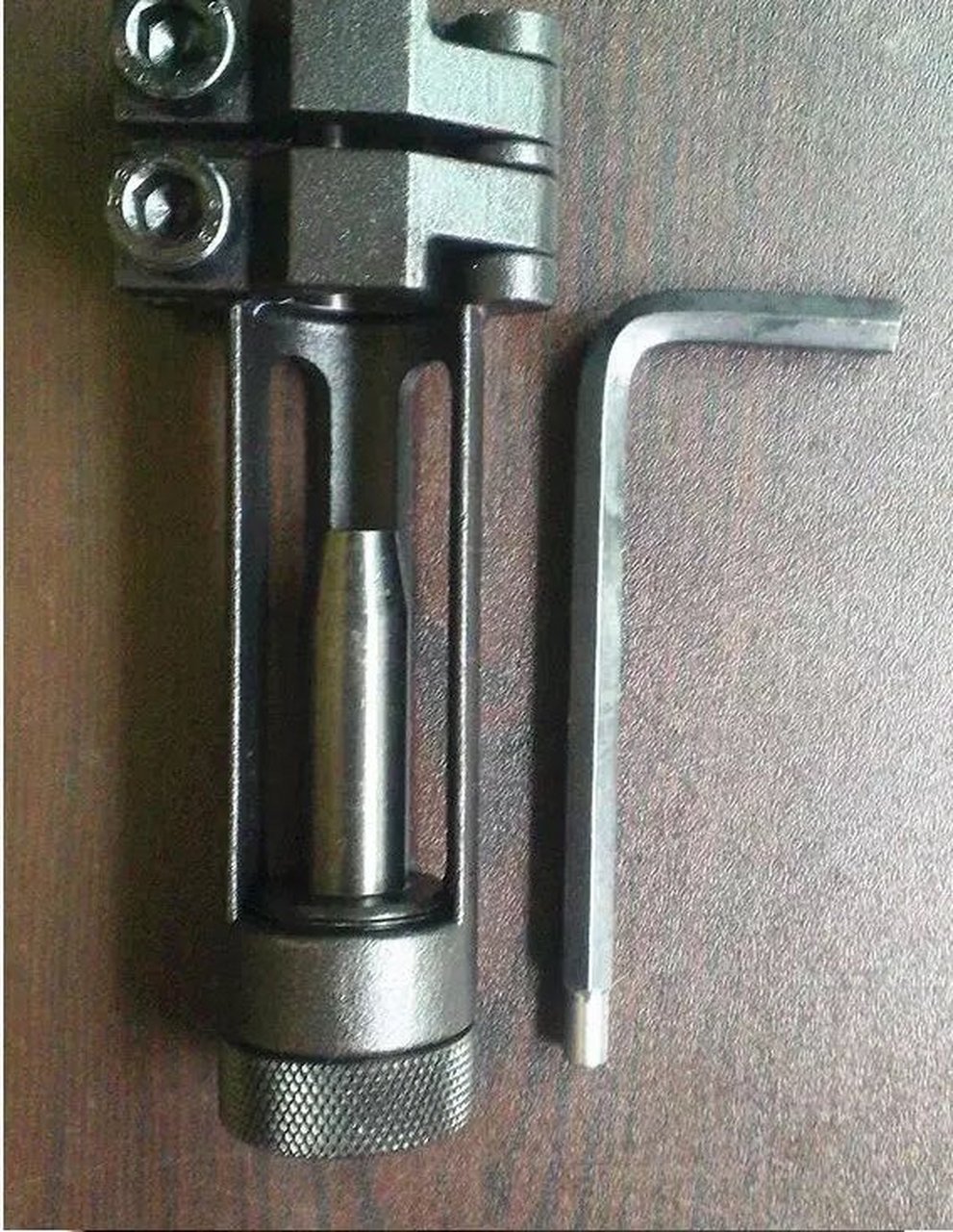 95式枪口助退器,用于发射空包弹时使用