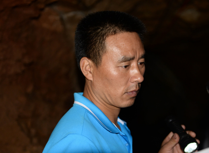刘忠诚在远离市区喧嚣的一个地方,选择在一个长达300米的溶洞,来养殖