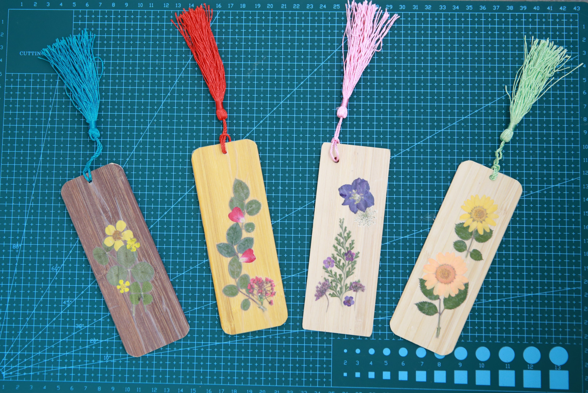 停课不停学|园林学校"花草世界"系列手作微课之压花书签制作