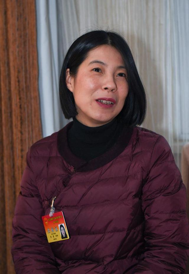 省人大代表周圆:"老年好比夜莺,应有他的夜曲"