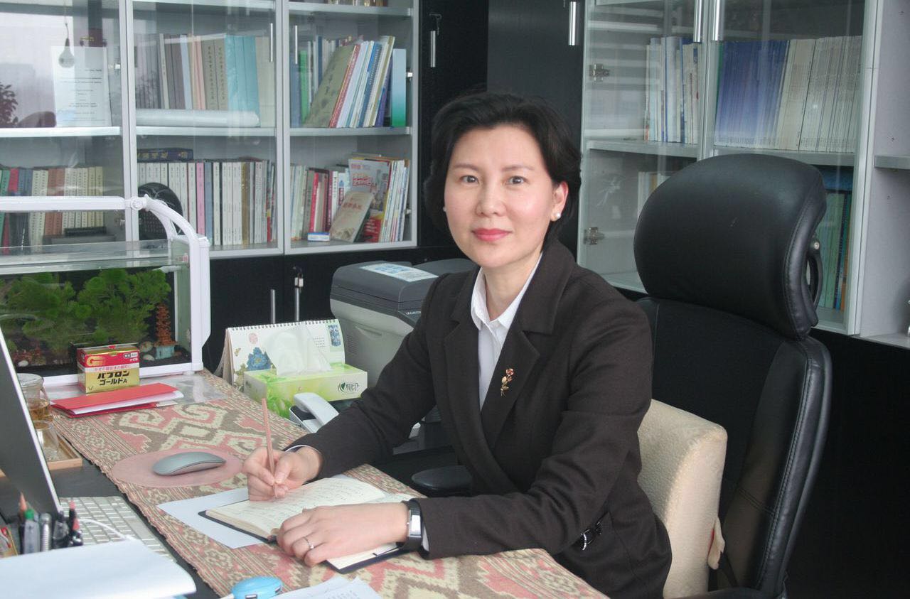 她被称为最美院士,学术能力突出,颜值出众,深受学生欢迎