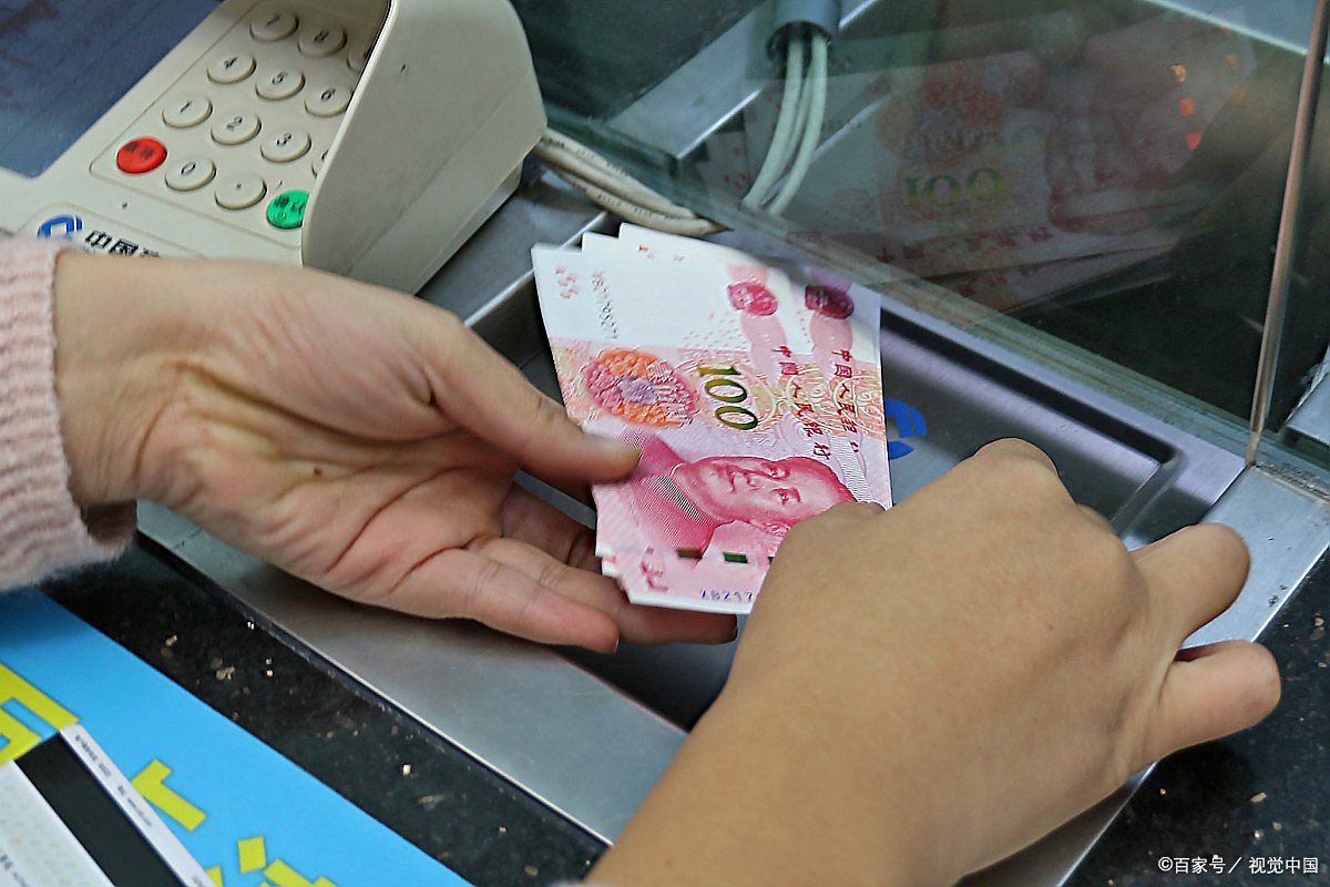 经过审查,检察院认为陈某构成信用卡诈骗罪,但考虑到其具