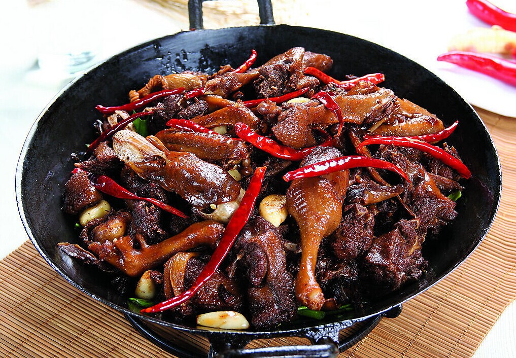 啤酒鸭,做法简单,在家随时可以做,完全可以满足自己的胃口